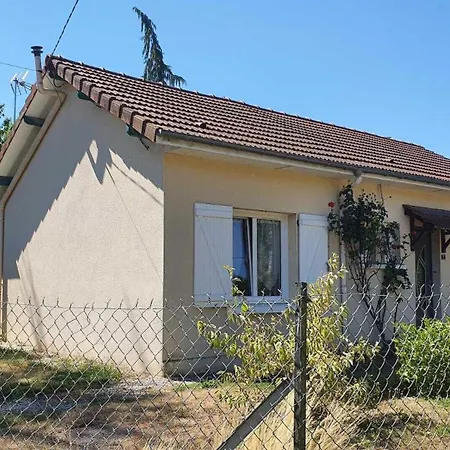 Aux Trois Sapins بيت للعطل *