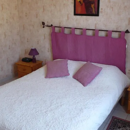 Aux Trois Sapins Montcheutin