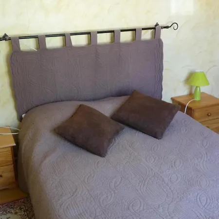 Aux Trois Sapins بيت للعطل